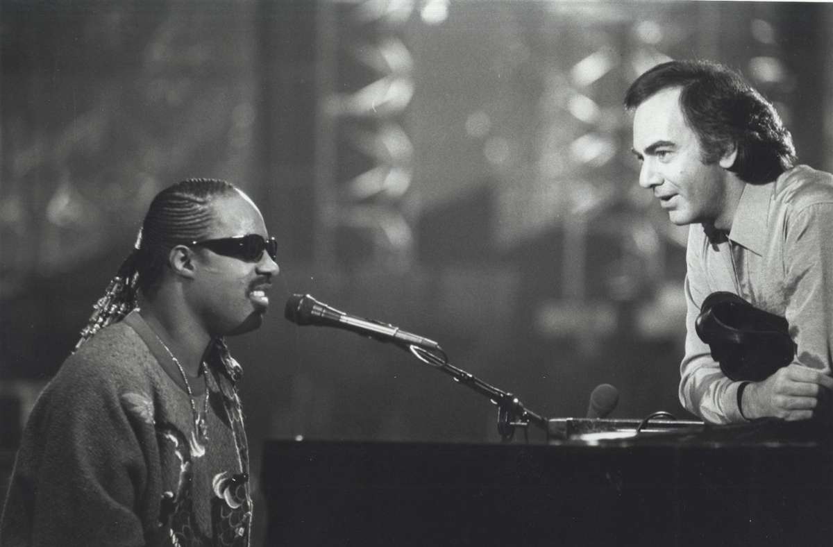 Neil Diamond (rechts) mit Stevie Wonder