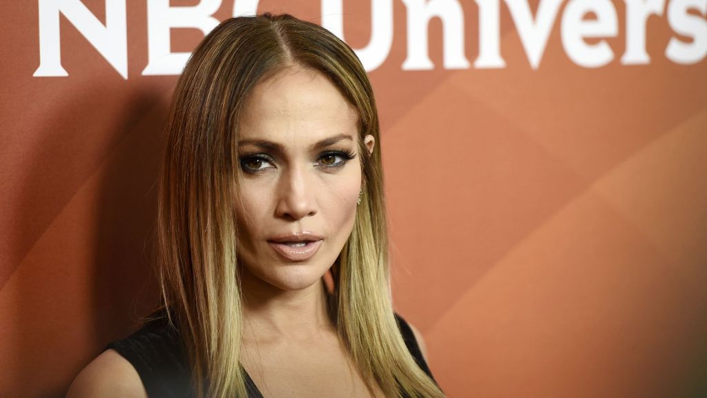  Aus Respekt vor den Opfern des Massakers in Las Vegas haben der Country-Sänger Jason Aldean und Popsängerin Jennifer Lopez ihre Auftritte in der Stadt im US-Bundesstaat Nevada abgesagt. 