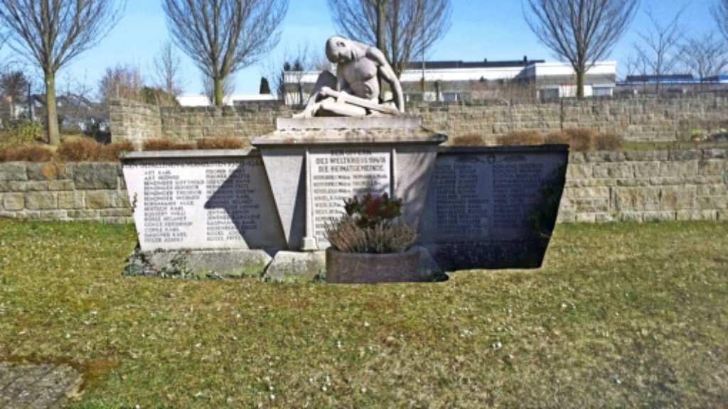 So könnte das Weltkriegsdenkmal im neuen Friedhofsareal aussehen – das zeigt eine Fotomontage der Verwaltung