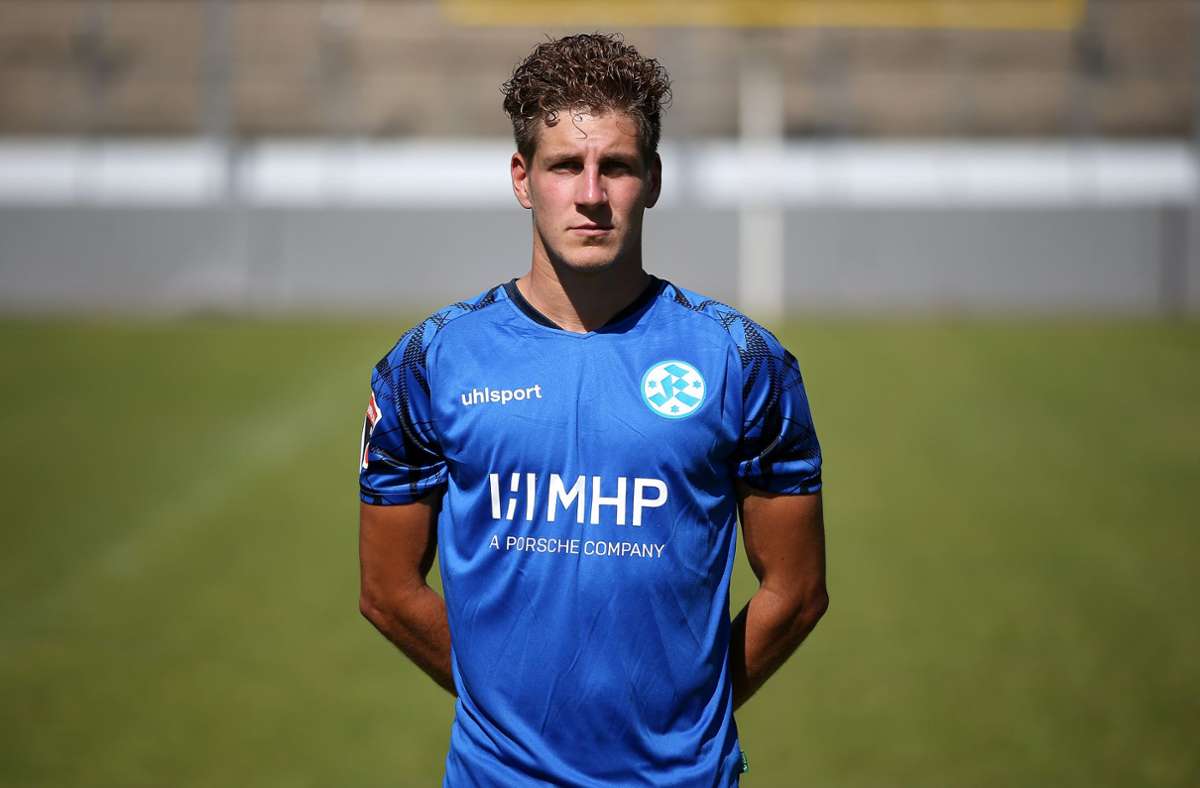 Mittelfeldspieler Nico Blank (25) gehört zu den treuen Seelen bei den Blauen.