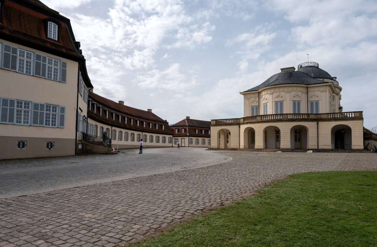 Vor dem Stuttgarter Schloss Solitude gibt es Liebesbriefe zum Mitnehmen (Archivbild). Foto: imago images/Peter Hartenfelser