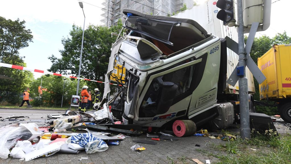 Karlsruhe: Neun Verletzte bei Straßenbahnunfall