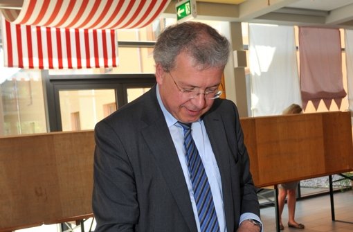 CSU Spitzenkandidat Markus Ferber an der Wahlurne. Foto: dpa