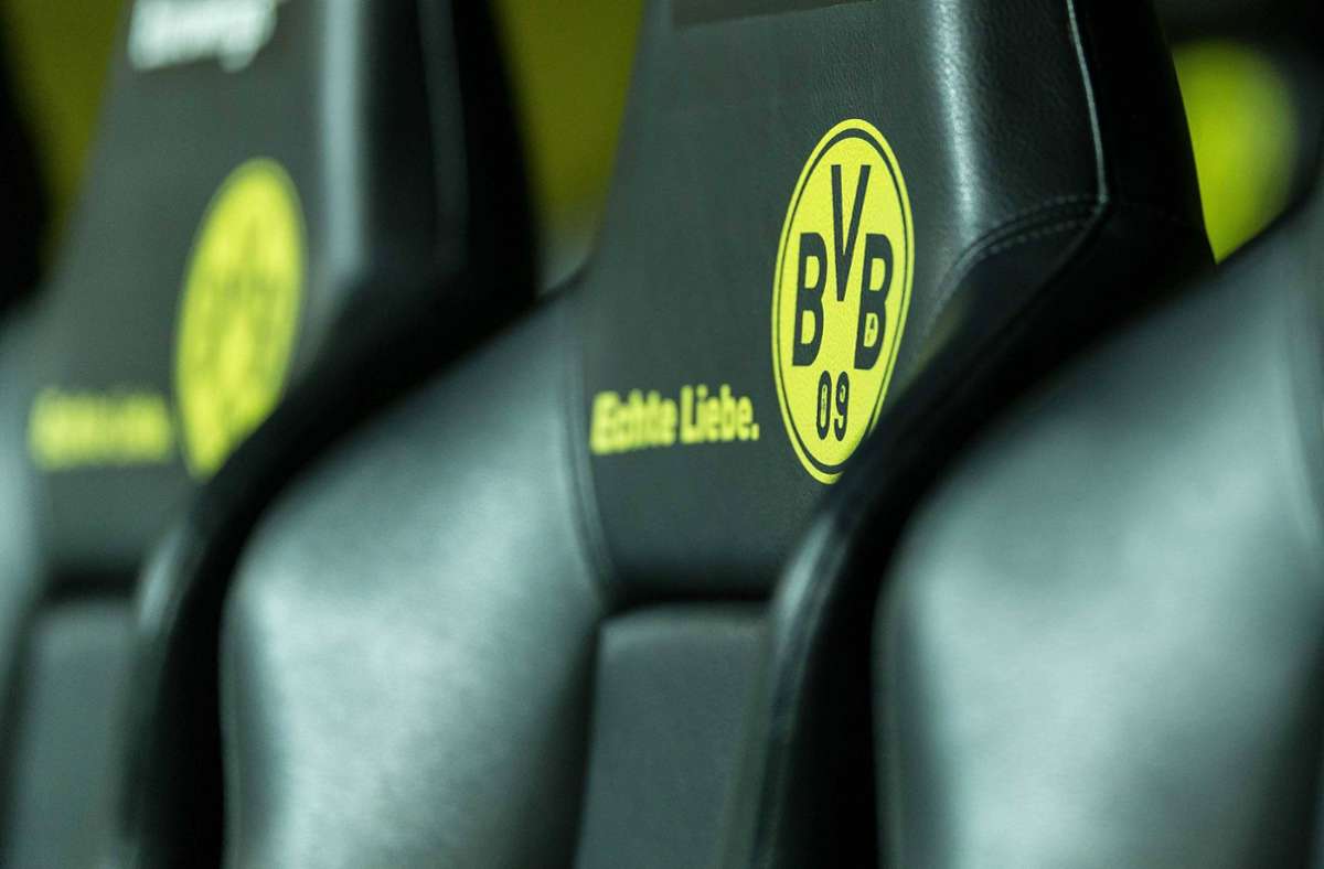 2 Sterne hat Borussia Dortmund (5 Titel)