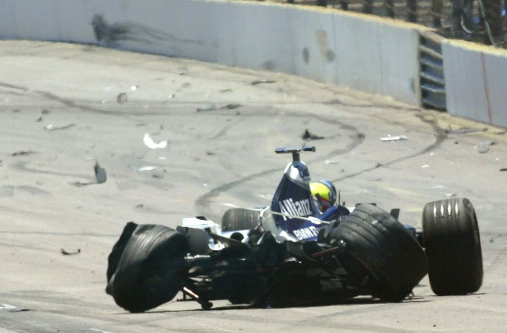 Am 20. Juni 2004 krachte Schumacher in Indianapolis mit hoher Geschwindigkeit in die Streckenbegrenzung. Er zog sich eine Gehirnerschütterung sowie zwei leichte Wirbelbrüche zu und musste einige Wochen pausieren.