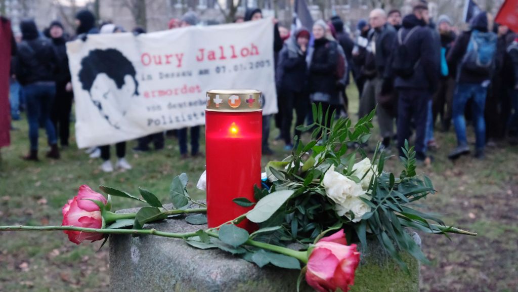 Fall des Asylbewerbers Oury Jalloh: In Dessauer Polizeizelle verbrannt – Neues Gutachten vorgestellt
