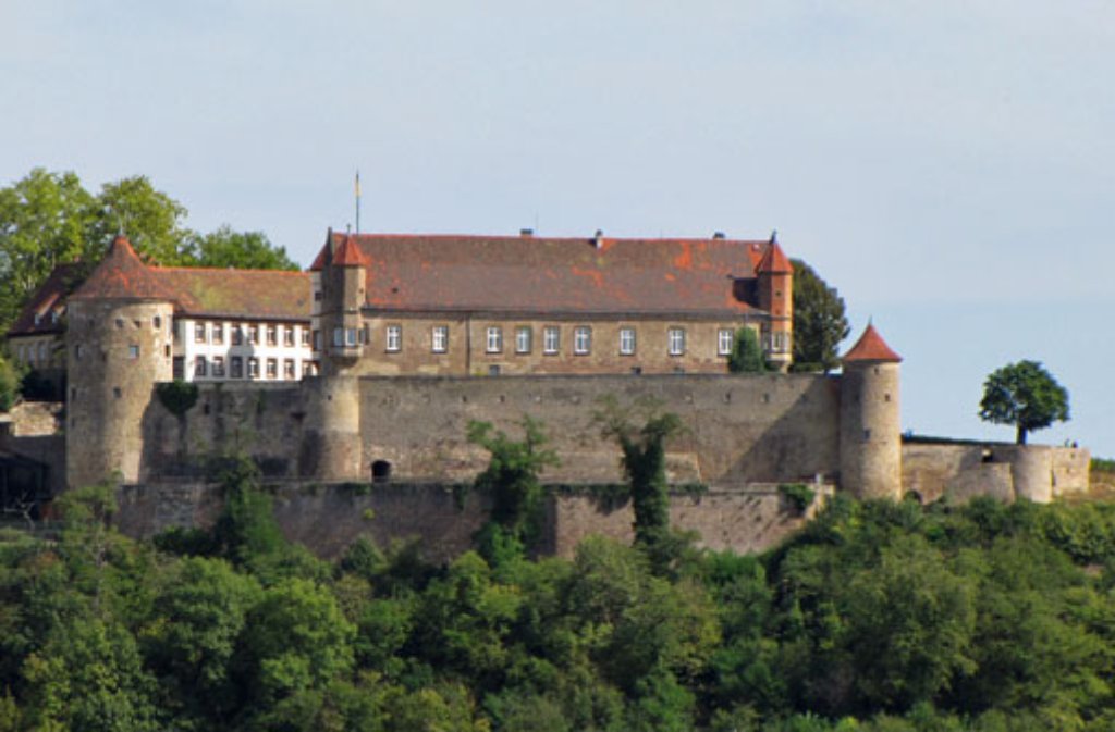 Auf der mächtigen Burg Stettenfels, die seit dem 12. Jahrhundert hoch über Untergruppenbach (Kreis Heilbronn) thront, findet vom 30. April bis zum 3. Mai das Mittelalterliche Burgfest statt.