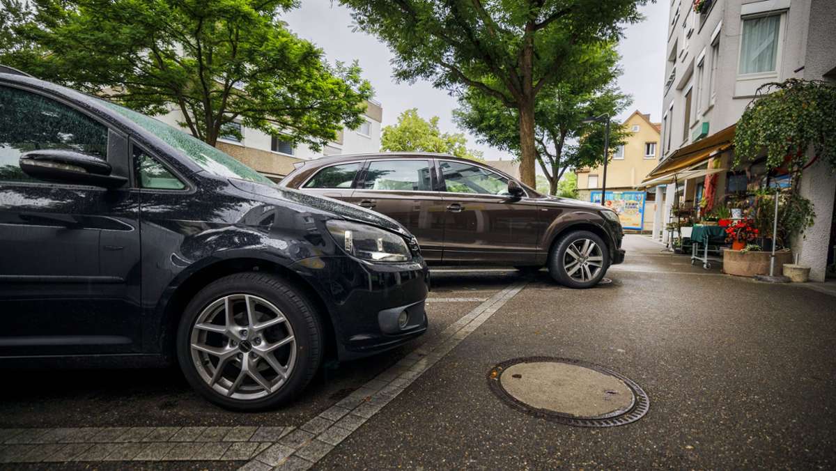  Wo Autos parken, sollen grüne Inseln die Asphaltwüste auflockern: Die Stadt Waiblingen plant noch mehr, um die Aufenthaltsqualität in der Fronackerstraße zu verbessern. 
