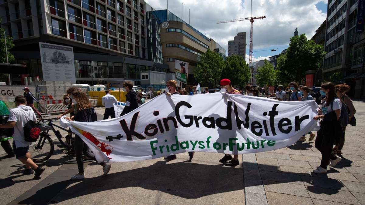 Nach dem Unwetter in Stuttgart: Fridays for Future  demonstrieren  – und sind wütend auf die Politik