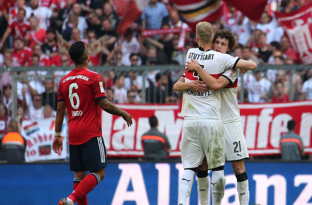 Mit Tayfun Korkut kehrt der Erfolg an den Neckar zurück und der VfB beendet seine Aufstiegssaison mit einem fulminanten 4:1-Sieg in München. Pavard absolviert dabei alle 34 Partien über die volle Distanz.