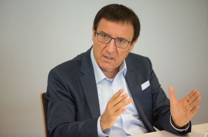 Keine Wiederwahl für drei Jahre: CDU-Fraktionschef Reinhart lenkt ein