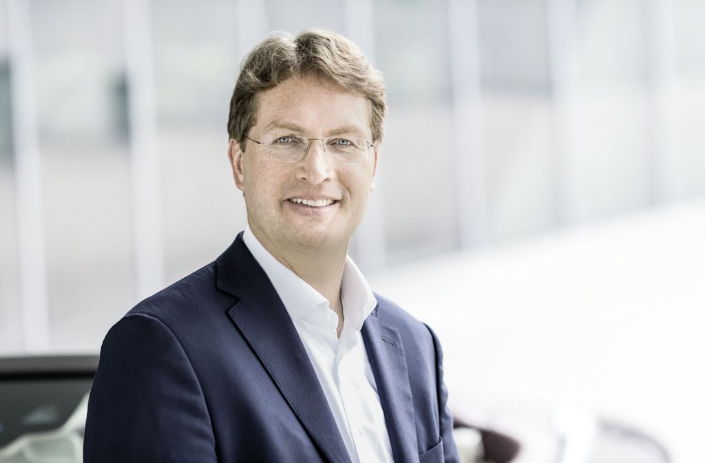 Ola Källenius, geboren am 11. Juni 1969 in Västervik/Schweden, ist seit 1. Januar 2015 Vertriebsvorstand Mercedes-Benz Cars, seit 1. Januar 2017 Forschungsvorstand. Von Mai 2019 an wird er Vorstandschef sein. Sein Vertrag läuft bis Dezember 2022.