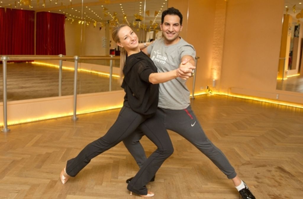Gemeinsam mit Profitänzerin Oxana Lebedew will er auch auf dem Tanzparkett eine gute Figur machen.