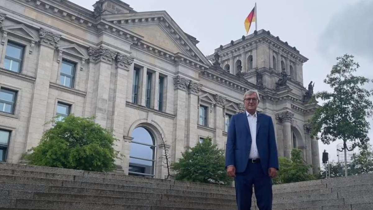  In unserer Serie von Videointerviews zur Bundestagswahl spricht dieses Mal der Ex-Chef der Linkspartei Bernd Riexinger – und verrät, wie er es mit dem Kommunismus und Sahra Wagenknecht hält. 