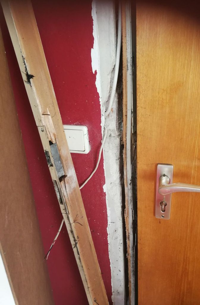Das SEK hat die Tür in der Wohnung in Esslingen um 4 Uhr nachts gesprengt.