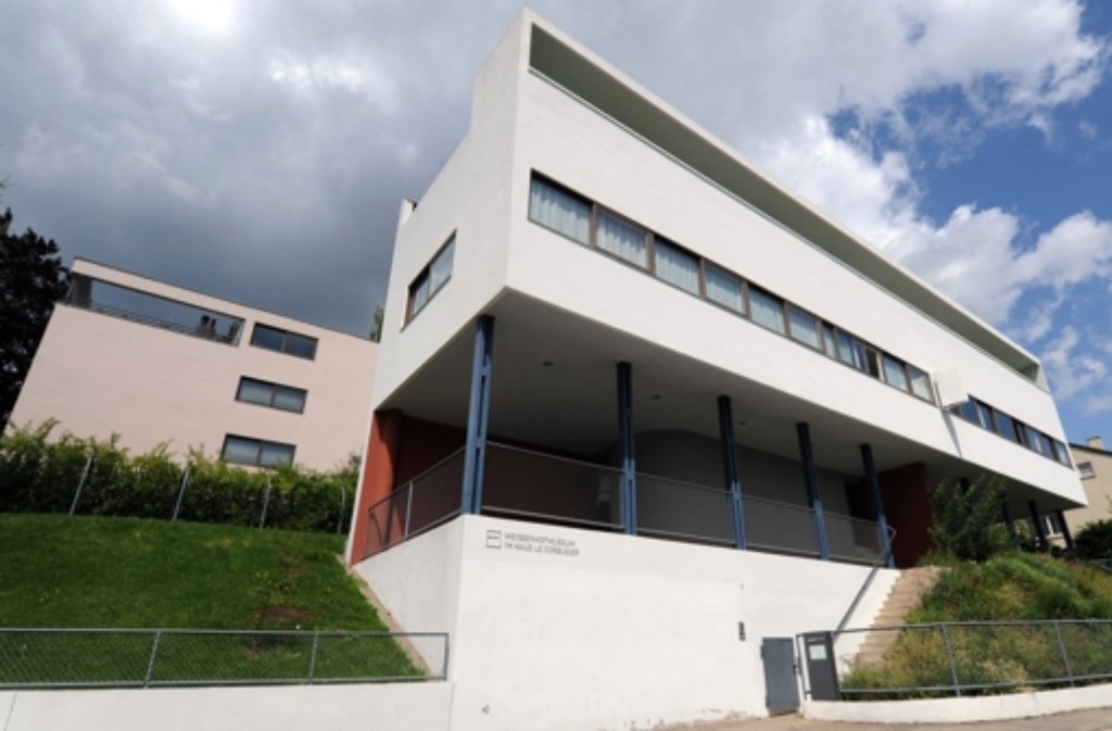 In dem Doppelhaus von Le Corbusier wurde ein Museum untergebracht. Es gibt ein Informationszentrum zur Weißenhofsiedlung und einen begehbaren Teil. Dort wurde der Zustand zur Zeit der Werkbundausstellung 1927 wiederhergestellt.
