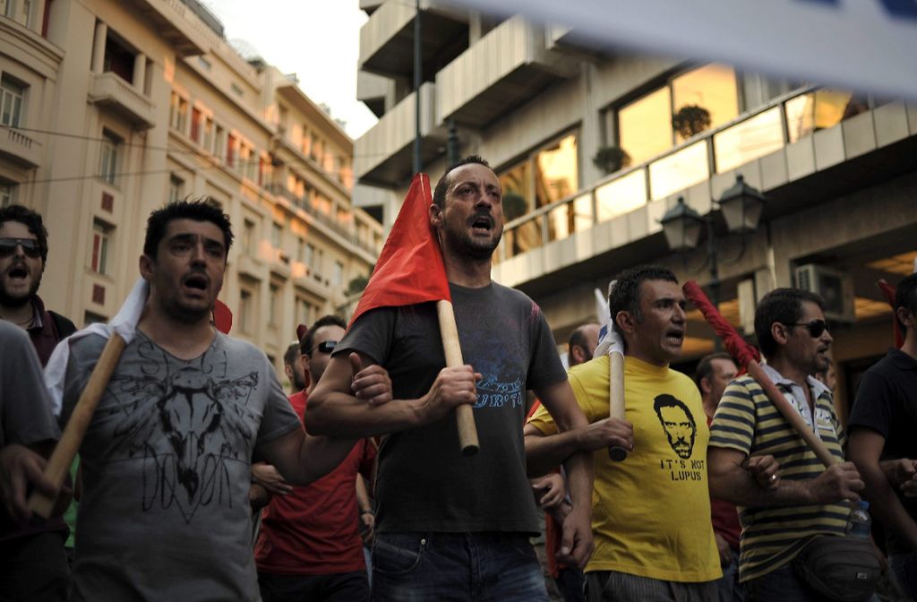 Am Freitag sind Gegner des Sparpakets in Athen auf die Straßen gegangen.