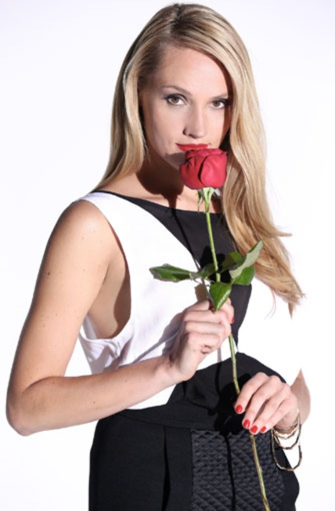 Bachelorette Anna Hofbauer hat ihre letzte Rose vergeben.