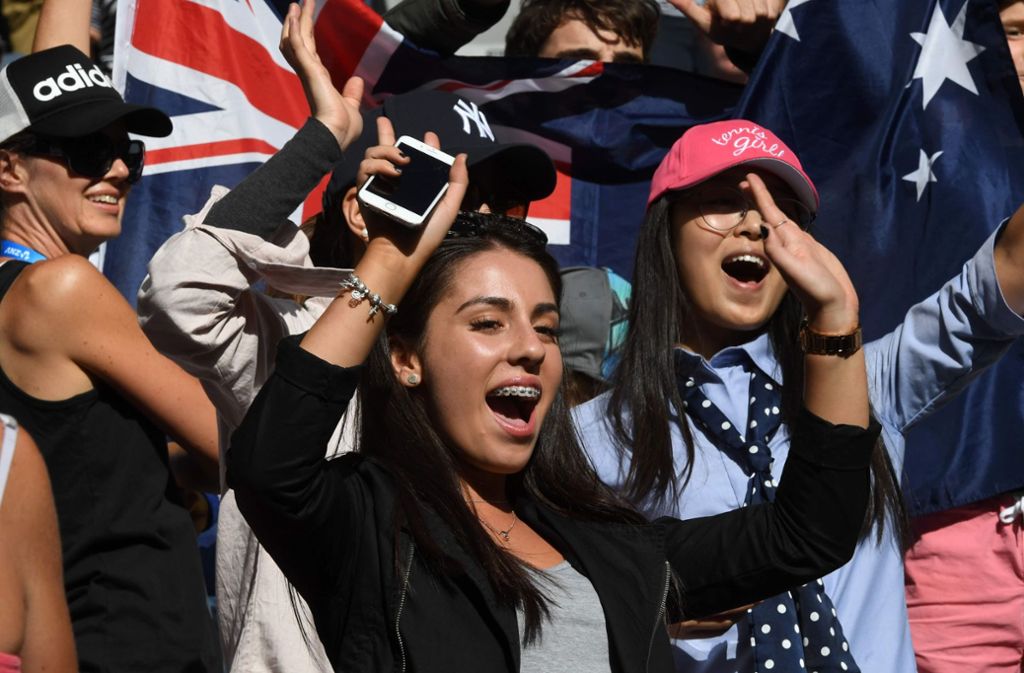 Die Fans des Briten Andy Murray freuen sich über den Sieg des Tennis-Profis gegen Sam Querrey.