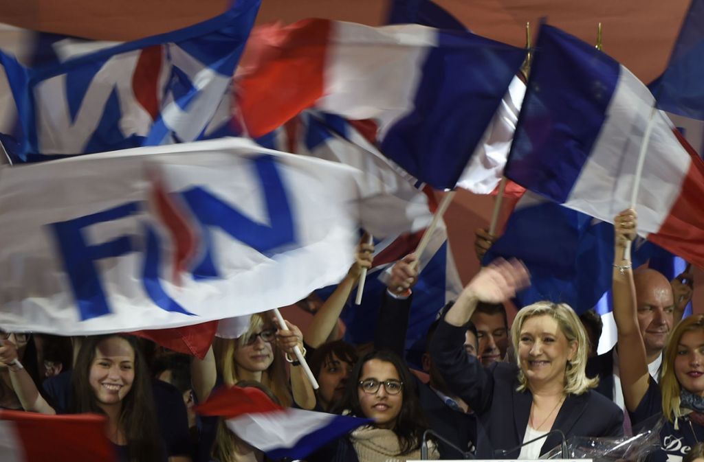 Marion Le Pen lässt sich gerne von ihren Fans feiern. Die hoffen auf den Sieg ihrer Parteichefin.