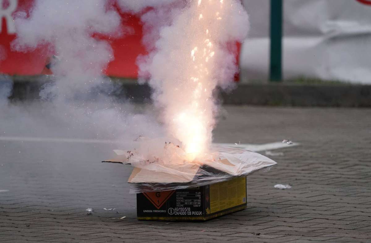Auch wegen der Coronapandemie sind Silvesterfeuerwerke im großen Stil verboten. Foto: imago images/Marius Schwarz