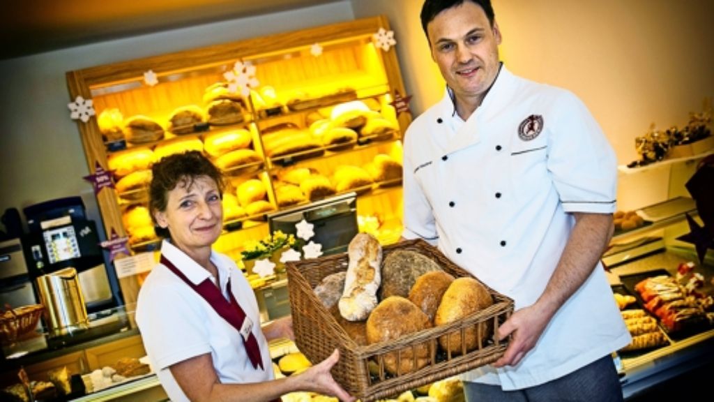  Der Bäckermeister Michael Kauderer hat in Göppingen eine Filiale eröffnet, in der es ausschließlich Brot, Brötchen und Kuchen vom Vortag zu günstigen Preisen zu kaufen gibt. Er stemmt sich damit auch gegen die Wegwerf-Mentalität. 