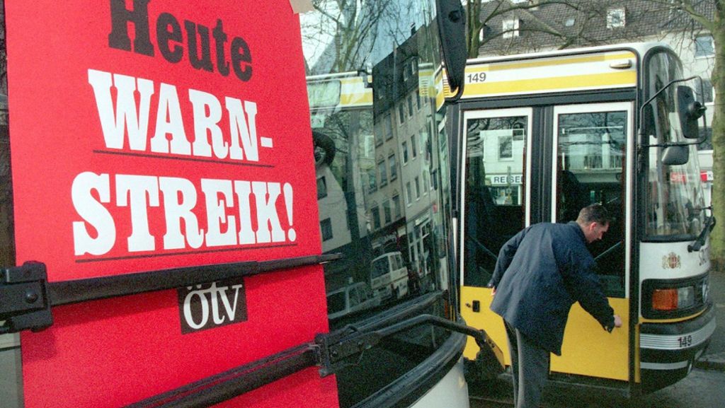  In einer Urabstimmung am Dienstag hatte die Gewerkschaft der privaten Busfirmen noch für Streiks gestimmt. Neue Entwicklungen legen diese Pläne jetzt allerdings vorerst auf Eis. 