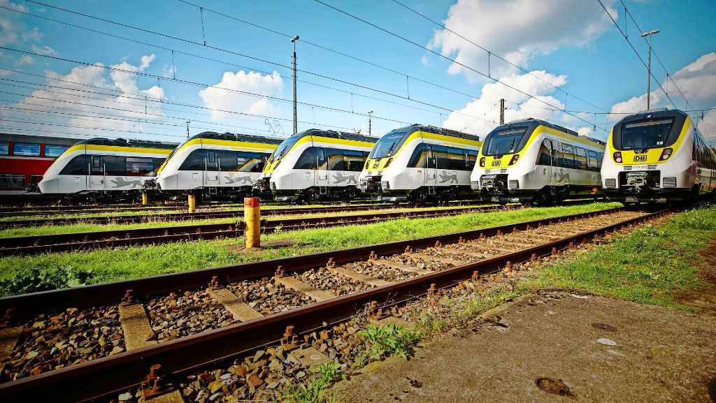 Neue Züge für die Gäu-Bahn: Die „Hamsterbacke“ füllt sich mit Fahrgästen