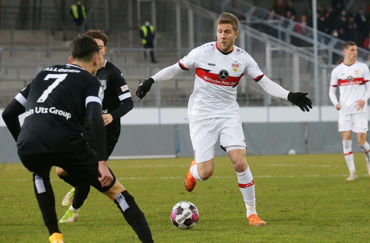 Mit Routinier Sven Schipplock in der Sturmspitze ist der VfB II gegen den SSV Ulm angetreten.