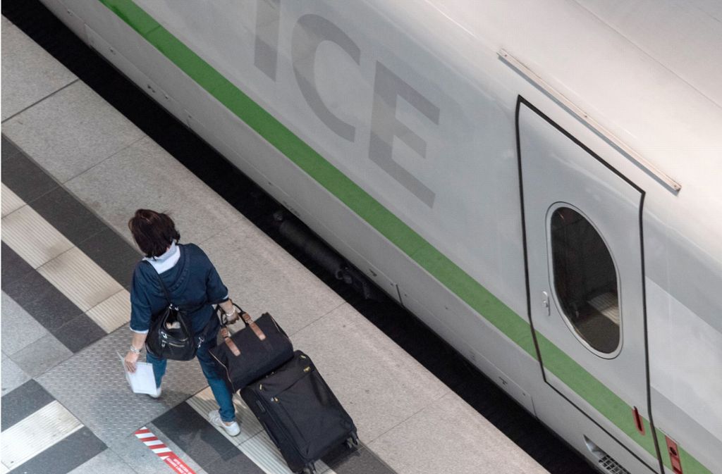 Stuttgarter können mit dem ICE im Sommer nach Rügen fahren. Foto: dpa/Paul Zinken