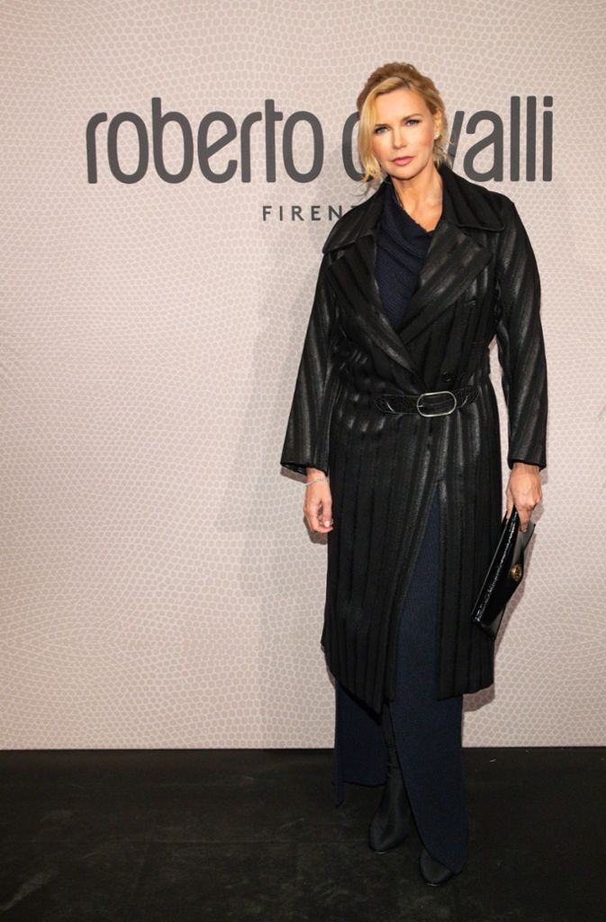 Auch Veronica Ferres besuchte die Neueröffnung und zeigte sich im elegant-schwarzem Look.