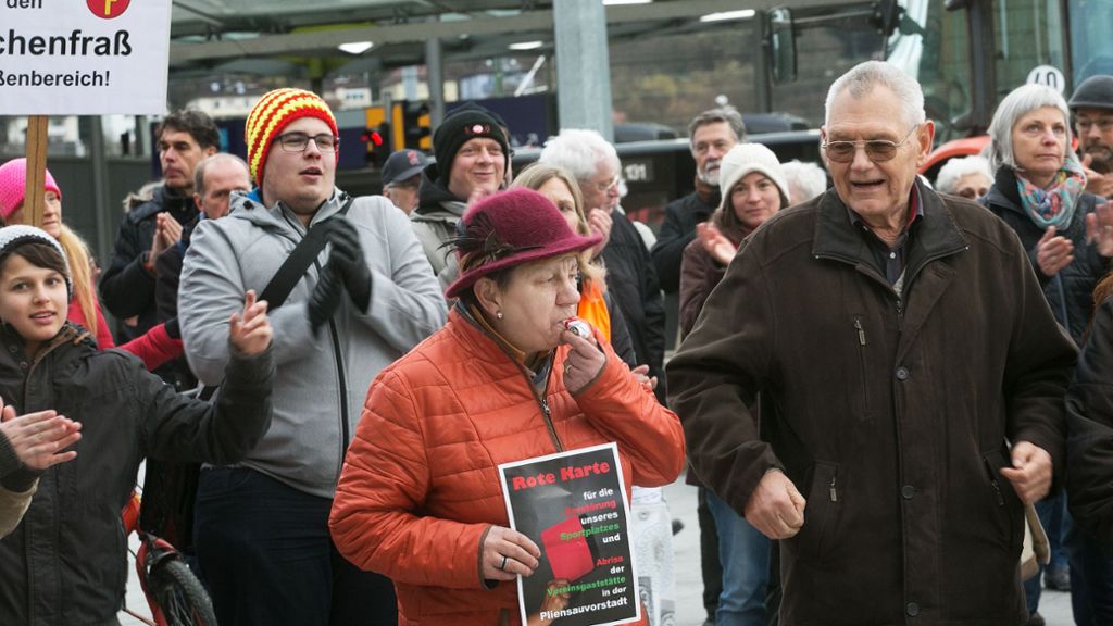 Demonstration in Esslingen: Mit Traktoren und Gemüsekisten gegen den Flächennutzungsplan