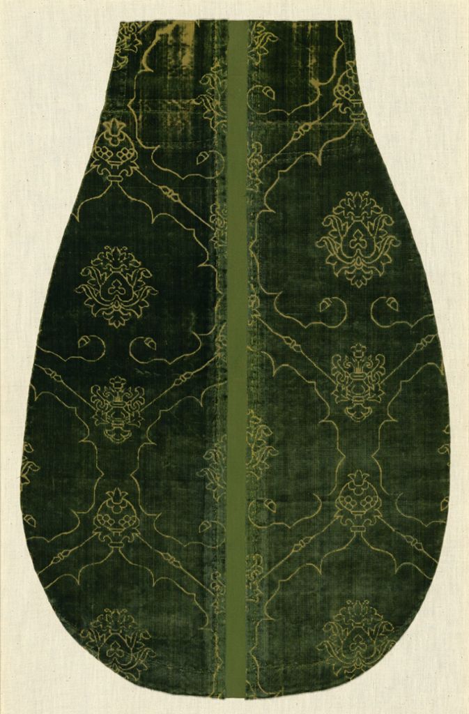 Eine grüne Kasel (ein liturgisches Gewand) aus Seidensamt