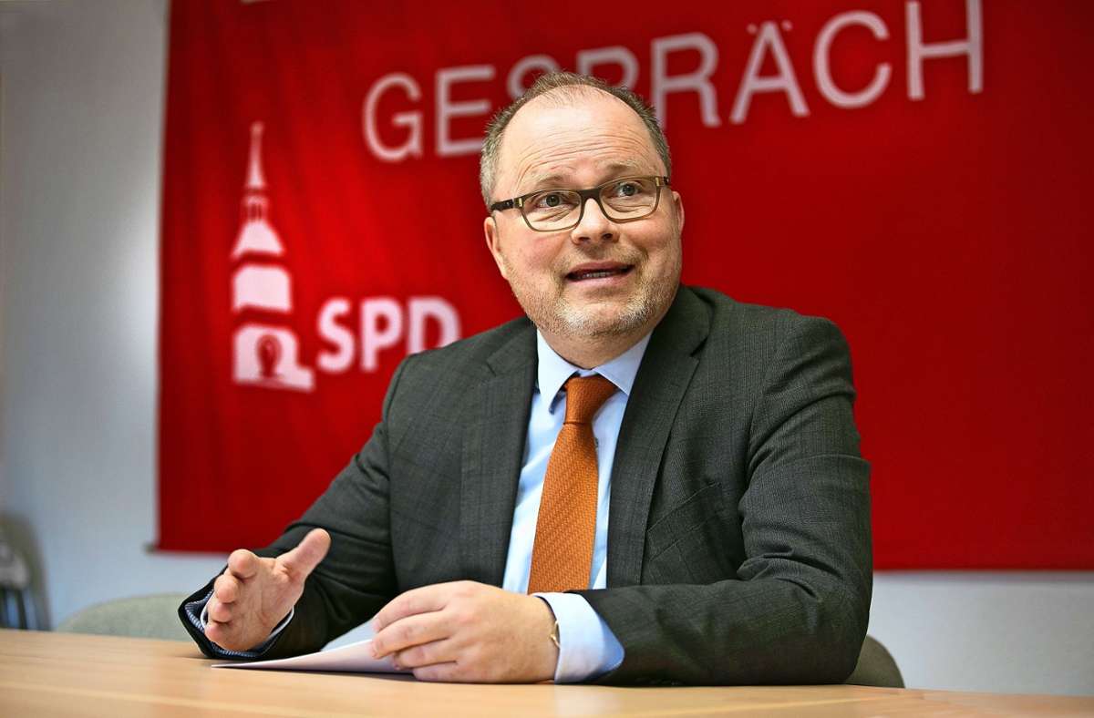 Christian Lange (SPD), zurzeit Staatssekretär im Berliner Justizministerium, hat wie fünf andere politische Kreisgrößen angekündigt, sich im kommenden Jahr nicht mehr auf ein Mandat in Bund oder Land bewerben zu wollen.