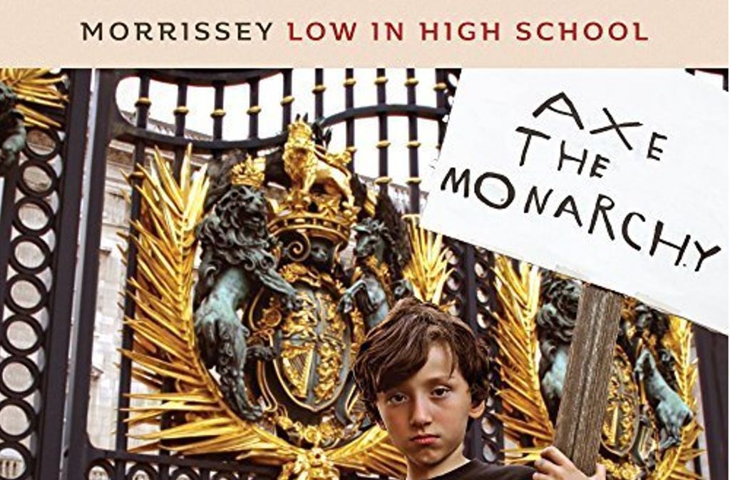 Morissey: Low in High School. BMG/Warner. „Society’s hell”, verkündet das Goldkehlchen Steven Patrick Morrissey, das sich in 13 starken Pop-Perlen auch sonst mit dem ihm eigenen, provokanten Witz über profane Realitäten mokiert. (ha)