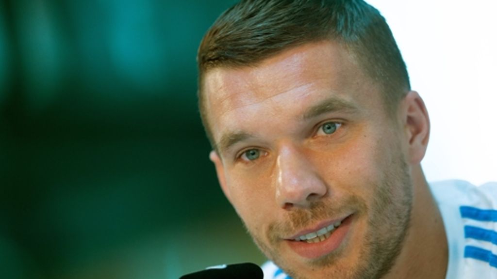  Lukas Podolski hört auf den Rat von Bundestrainer Joachim Löw und wechselt den Verein. In der Türkei hofft er auf mehr Einsatzzeiten als zuletzt bei Arsenal London. Löw hatte gefordert, Podolski müssen mehr Spielpraxis haben. 