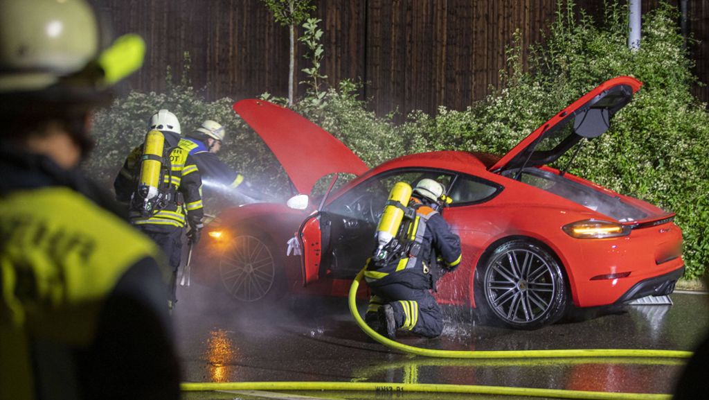 Fahrzeugbrände in der Region Stuttgart: Porsche sucht nach den Ursachen
