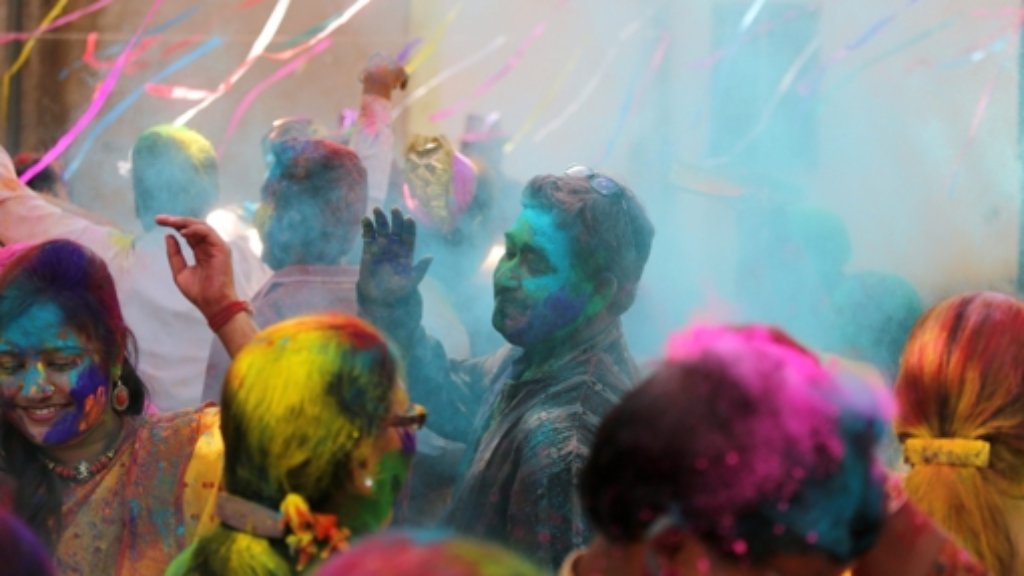 Holi-Fest in Indien: Buntes Pulver macht Millionen happy