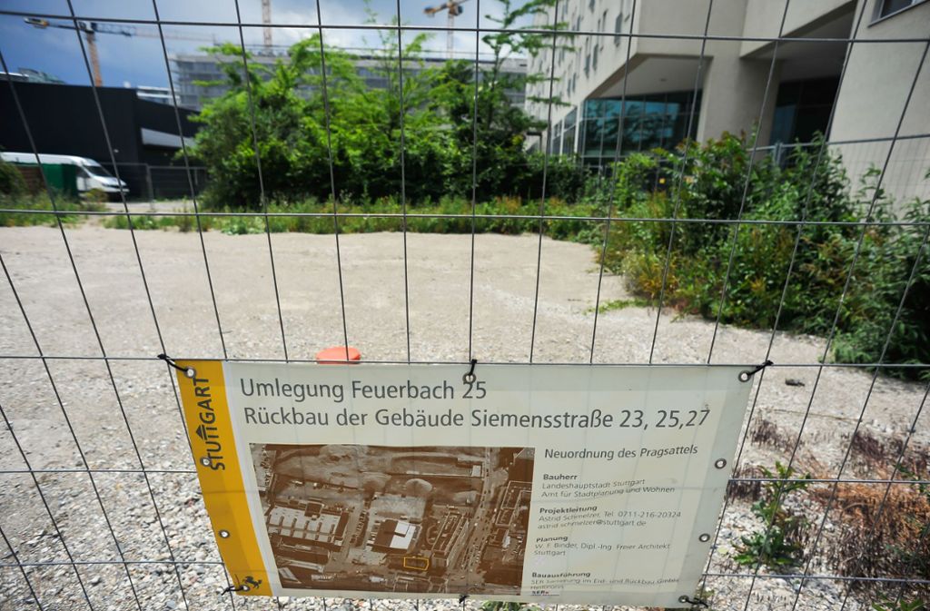 Die Gebäude Siemensstraße 23, 25 und 27 sind inzwischen weg, das Verfahren für die Grundstücksumlegung läuft noch. Jetzt dringt die Stadt auf ein Ende.