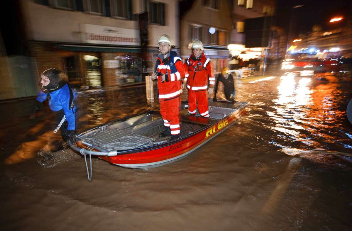 Ein verheerendes Hochwasser hat 2011 unter anderem auch die Backnanger Innenstadt unter Wasser geflutet. Foto: Gottfried Stoppel
