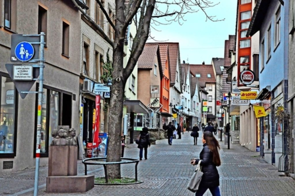 Die Fußgängerzone in der Widdersteinstraße ist mit der größte Problembereich in der viel beklagten  „Abwärtsspirale“ des Stadtbezirks. Foto: Georg Linsenmann