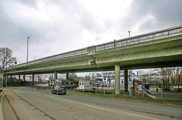 Adenauerbrücke erhält eine Notstütze