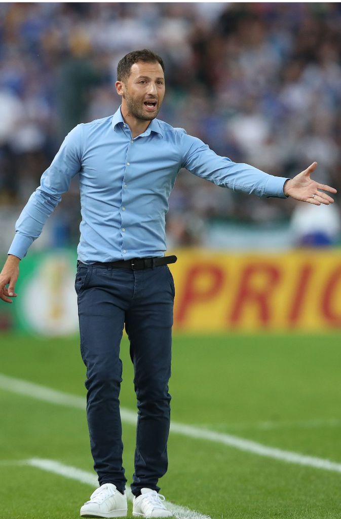 Und Domenico Tedesco feiert seine Bundesliga-Premiere als neuer Trainer von FC Schalke 04.