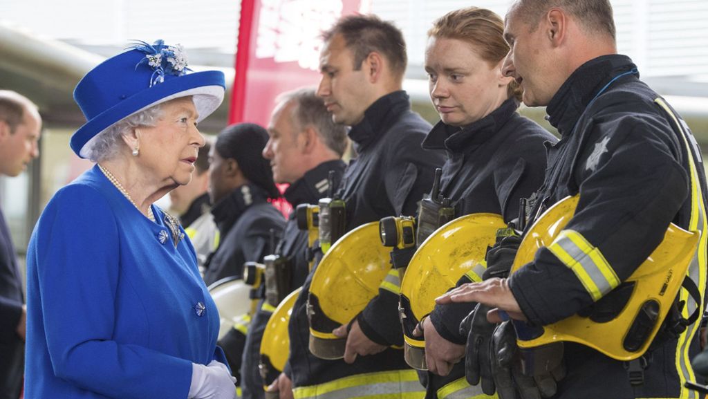 Nach Feuer in London: Queen Elizabeth II. und Prinz William besuchen Notunterkunft