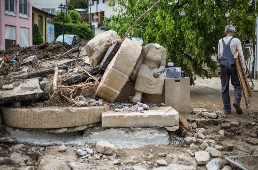Der zerstörte Dorfbrunnen in Braunsbach ist nur ein Symbol der Katastrophe, die sich hier am Sonntag abgespielt hat.
