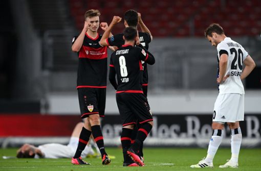 Im direkten Duell behielt der VfB Stuttgart gegen den Hamburger SV die Oberhand. Das Restprogramm der Aufstiegskandidaten im Überblick. Foto: dpa/Matthias Hangst