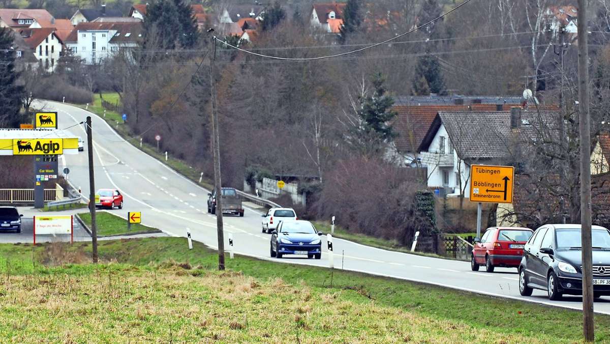  Ein 19-Jähriger aus Holzgerlingen und ein 20-Jähriger aus Waldenbuch überfallen letztes Jahr die Agip-Tankstelle in Steinenbronn. Dafür müssen die jetzt zweieinhalb Jahre ins Gefängnis. 