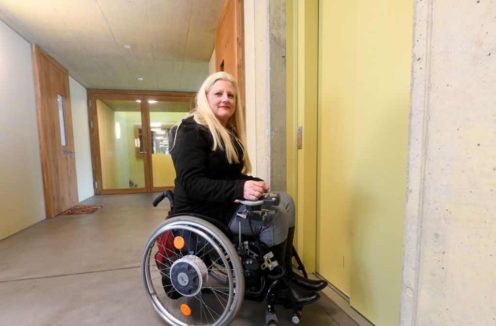 Das Wohnprojekt ist behindertengerecht. Dass das zu den Vorschriften für Neubauten gehört, findet Stephanie Aeffner, Behindertenbeauftragte von Baden-Württemberg, gut.