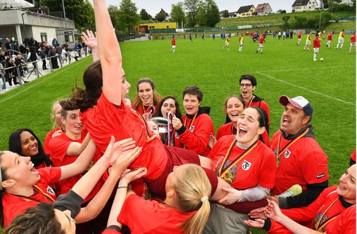 Fußball-Bezirkspokal Stuttgart: Frauen-Finale: Der Seriensieger schlägt schon wieder zu