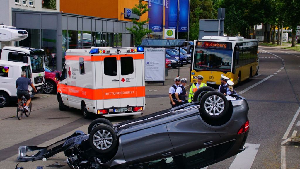 Stuttgart: Sieben Verletzte bei zwei schweren Unfällen